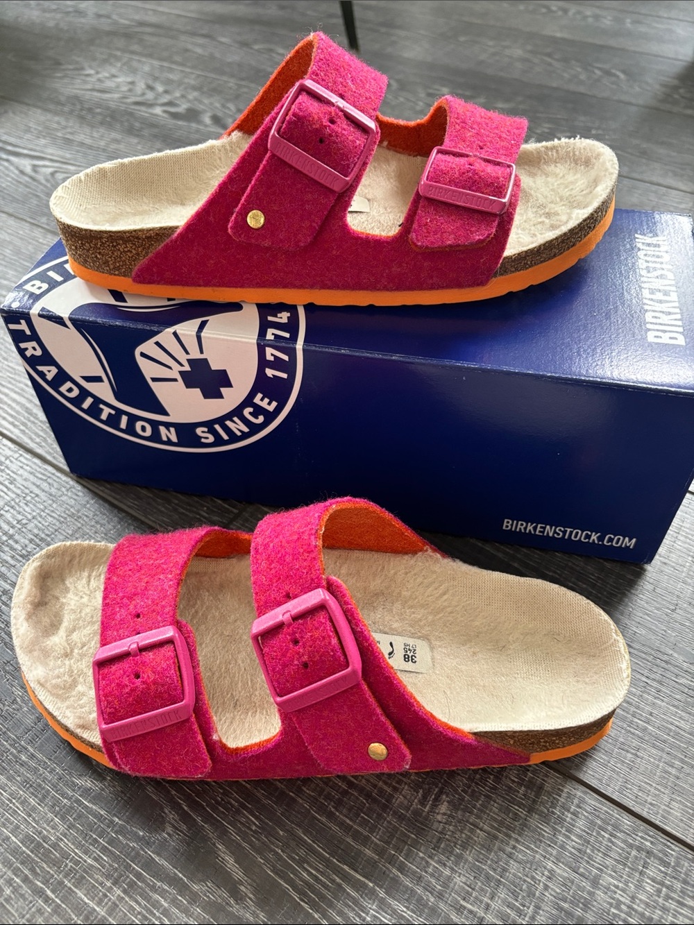 Birkenstock Arizona Pink/Orange Wool Sandals size 38
Great Condition! - Picture 5 of 6